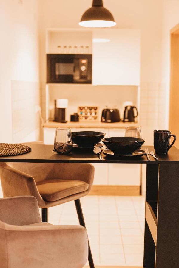 Studio Apartment Im Zentrum Mit Parkplatz & Neuem Badezimmer Magdeburg Ngoại thất bức ảnh
