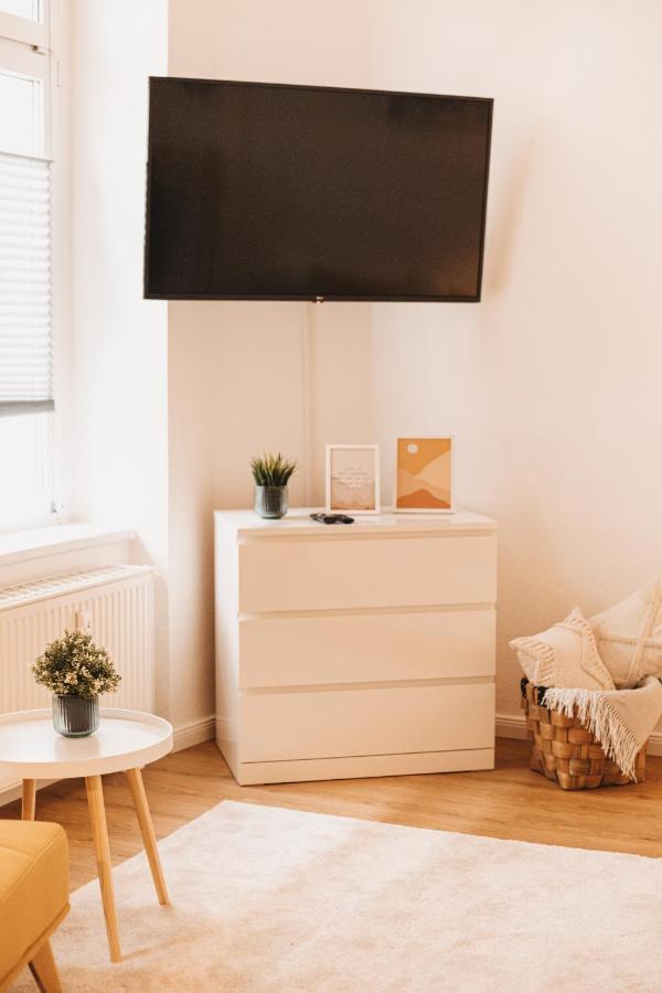 Studio Apartment Im Zentrum Mit Parkplatz & Neuem Badezimmer Magdeburg Ngoại thất bức ảnh