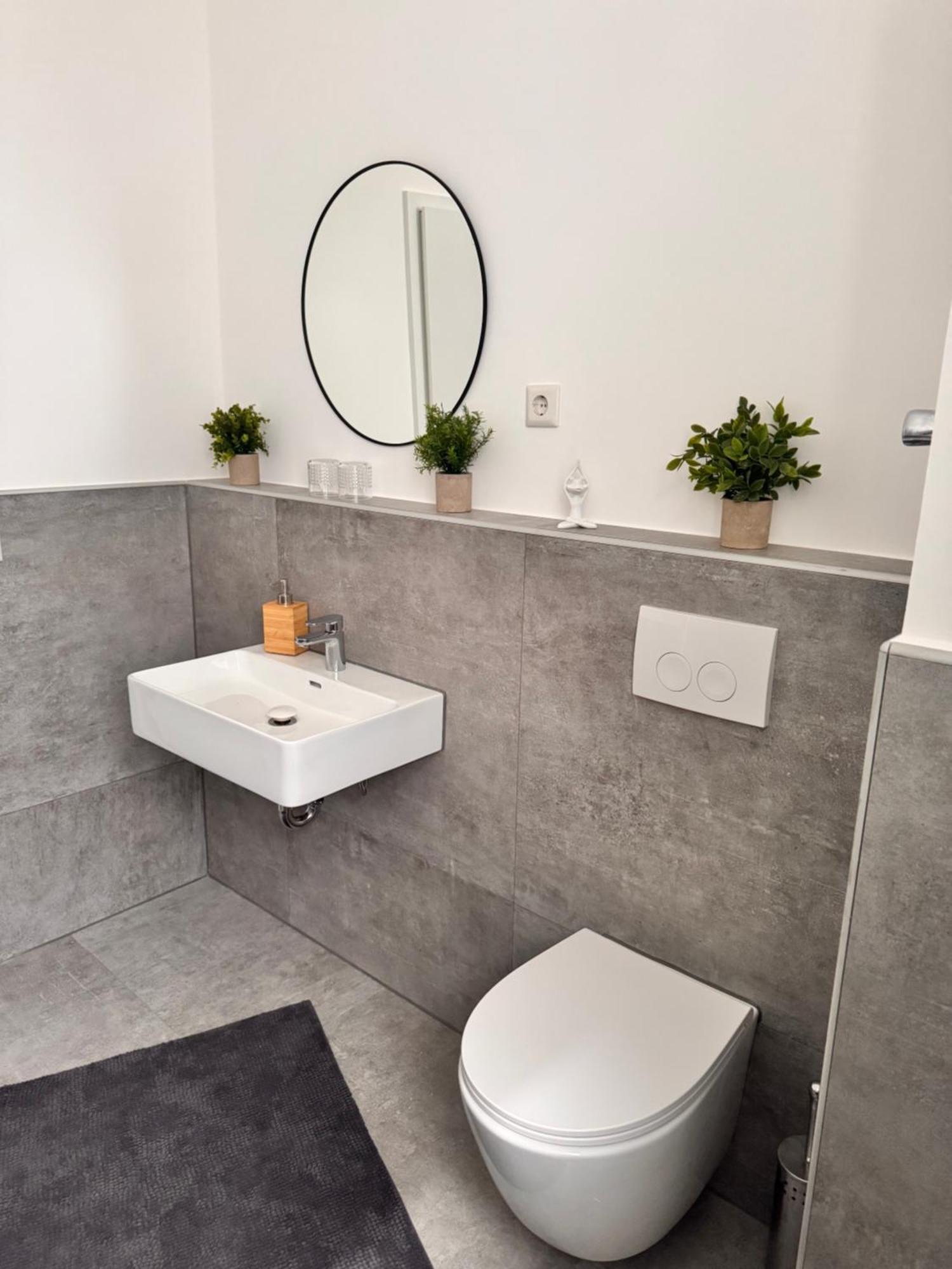 Studio Apartment Im Zentrum Mit Parkplatz & Neuem Badezimmer Magdeburg Ngoại thất bức ảnh